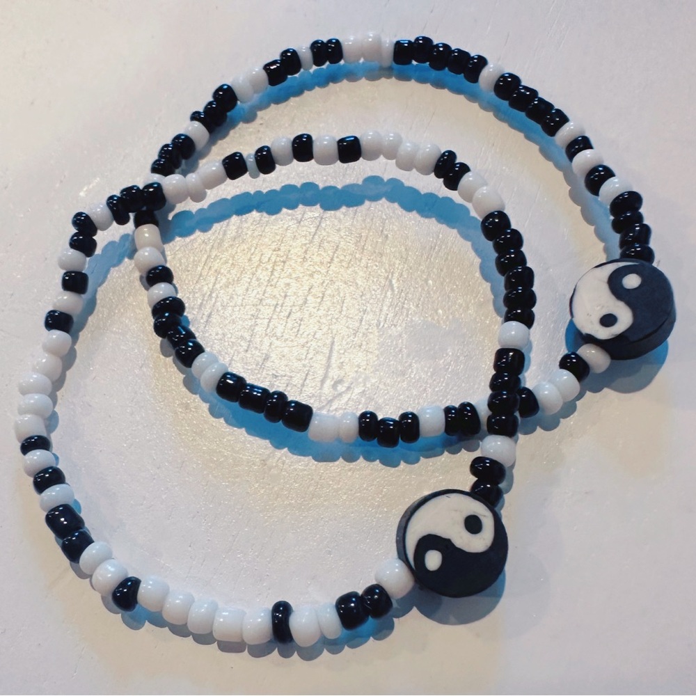 [ 2 FOR $10] BEADED YIN YANG STRETCH BRACELET SET